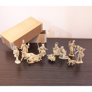 COPY - Vintage Nativity scene Mini Figures lot of 11 Depose Italy Fontanini 196…